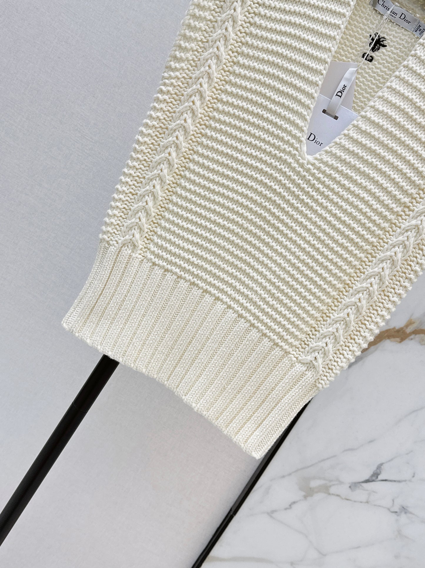 26ss Deep V-neck Knitted Vest