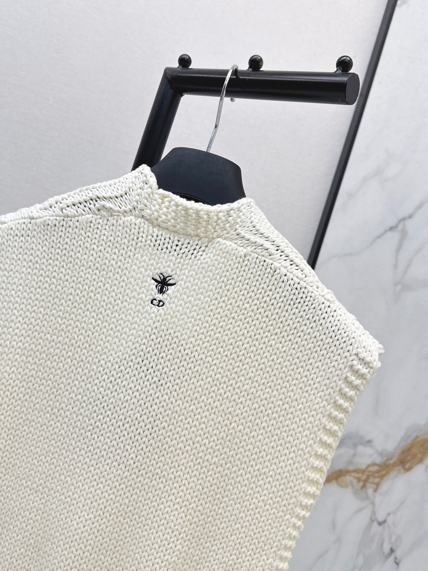 26ss Deep V-neck Knitted Vest
