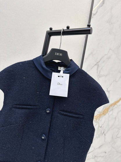 26ss Stand-up collar, fitted waist knitted top