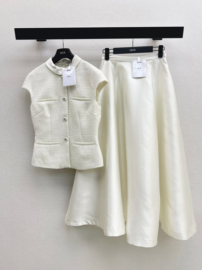 26ss Stand-up collar, fitted waist knitted top