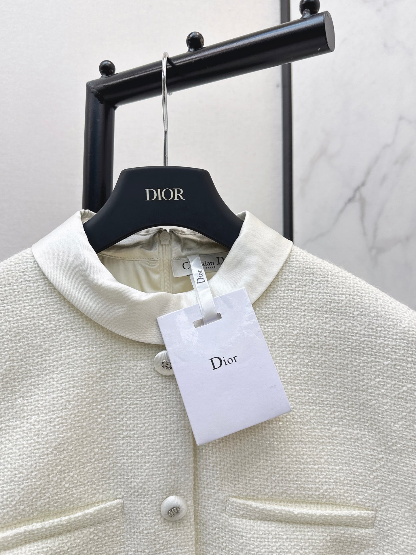 26ss Stand-up collar, fitted waist knitted top