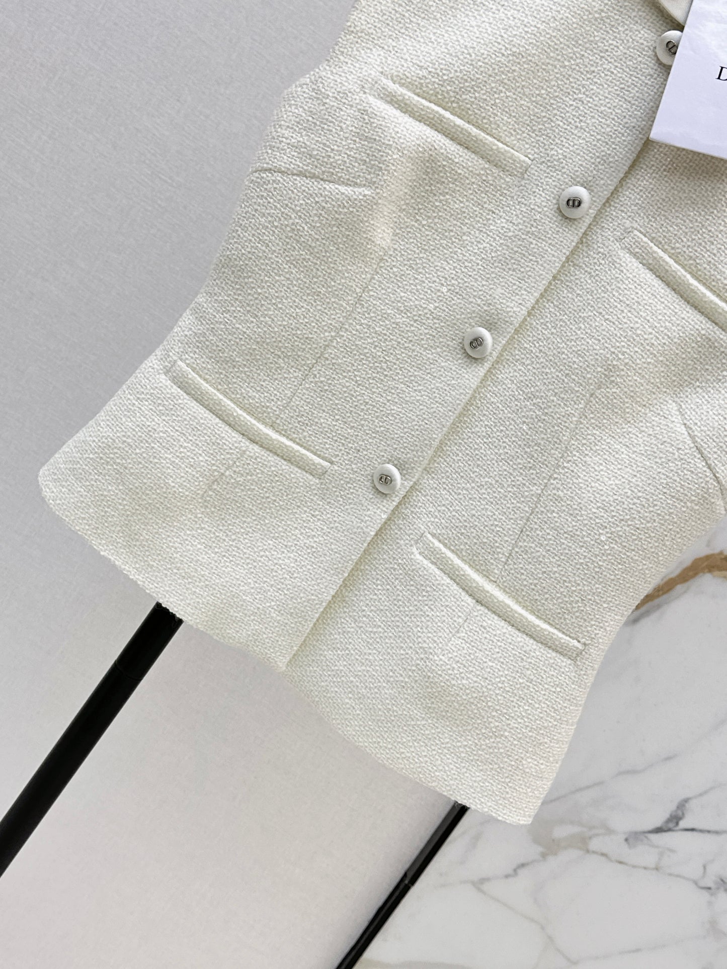 26ss Stand-up collar, fitted waist knitted top