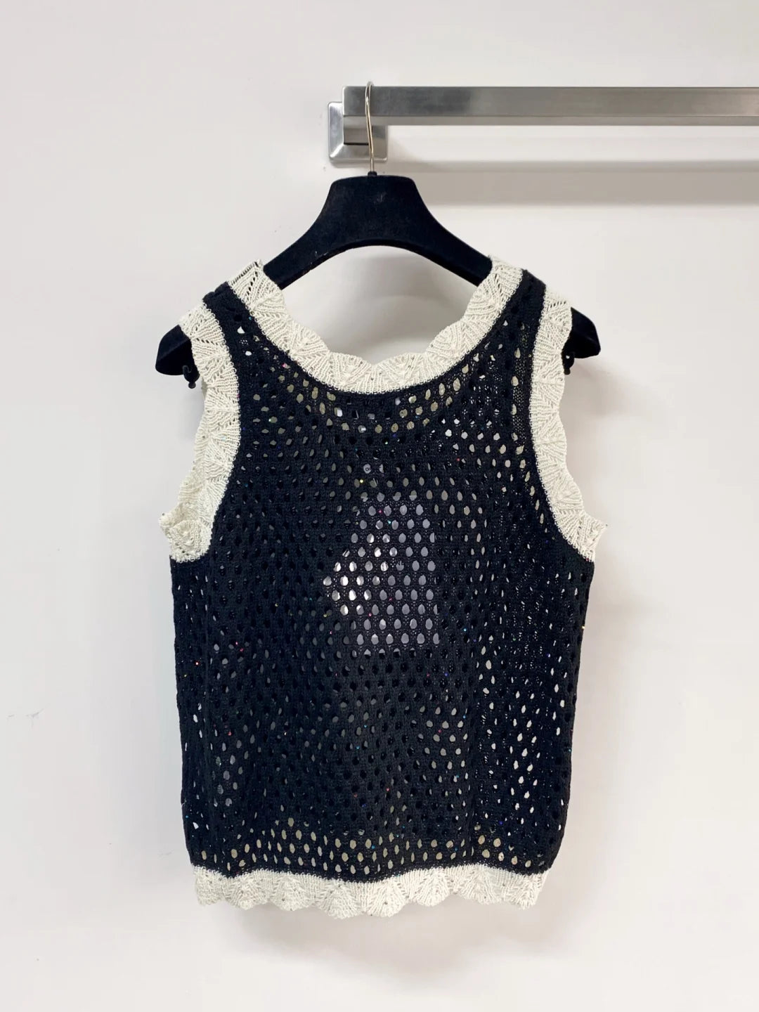 26ss Hollow-out logo lace vest