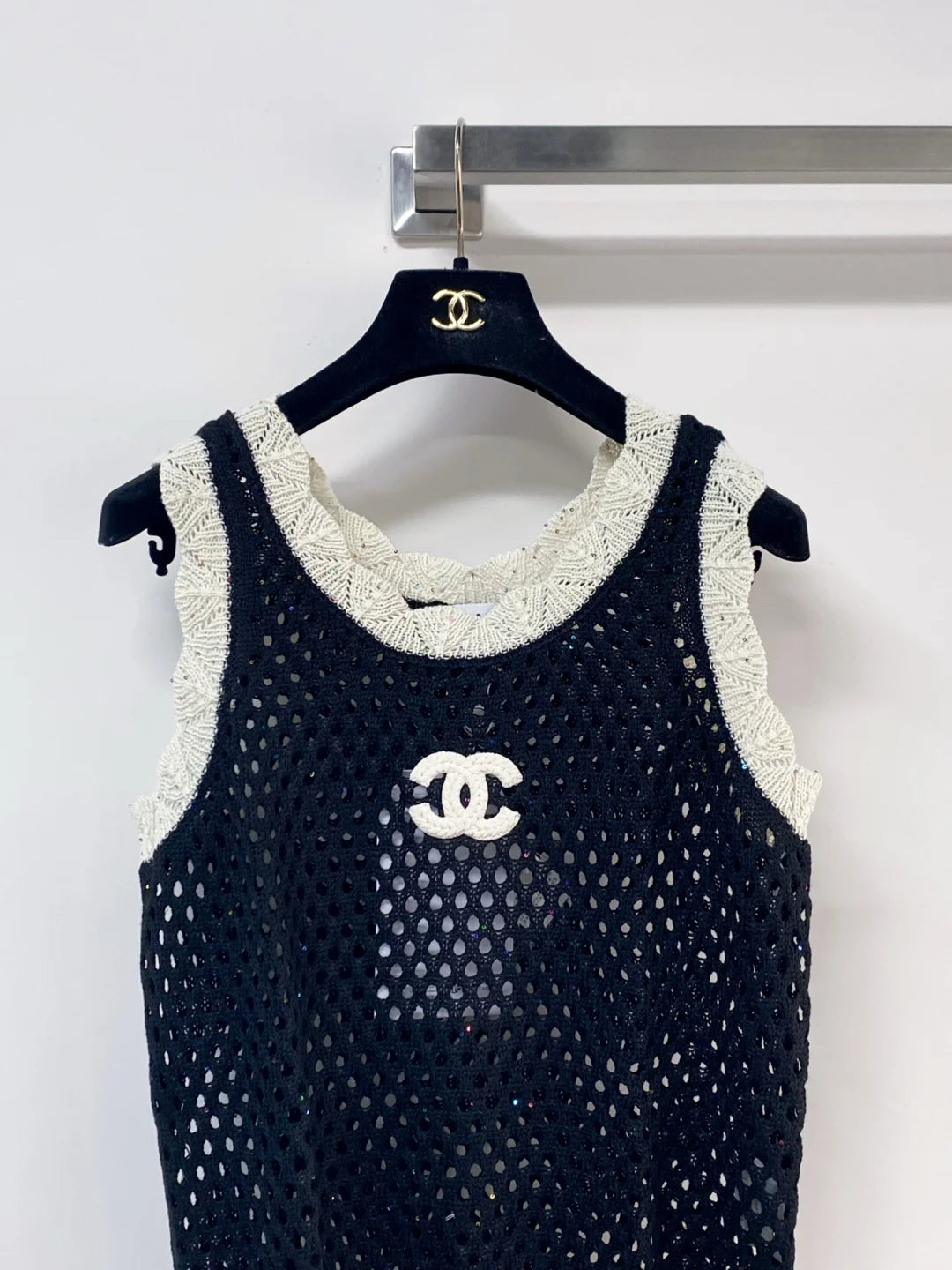 26ss Hollow-out logo lace vest