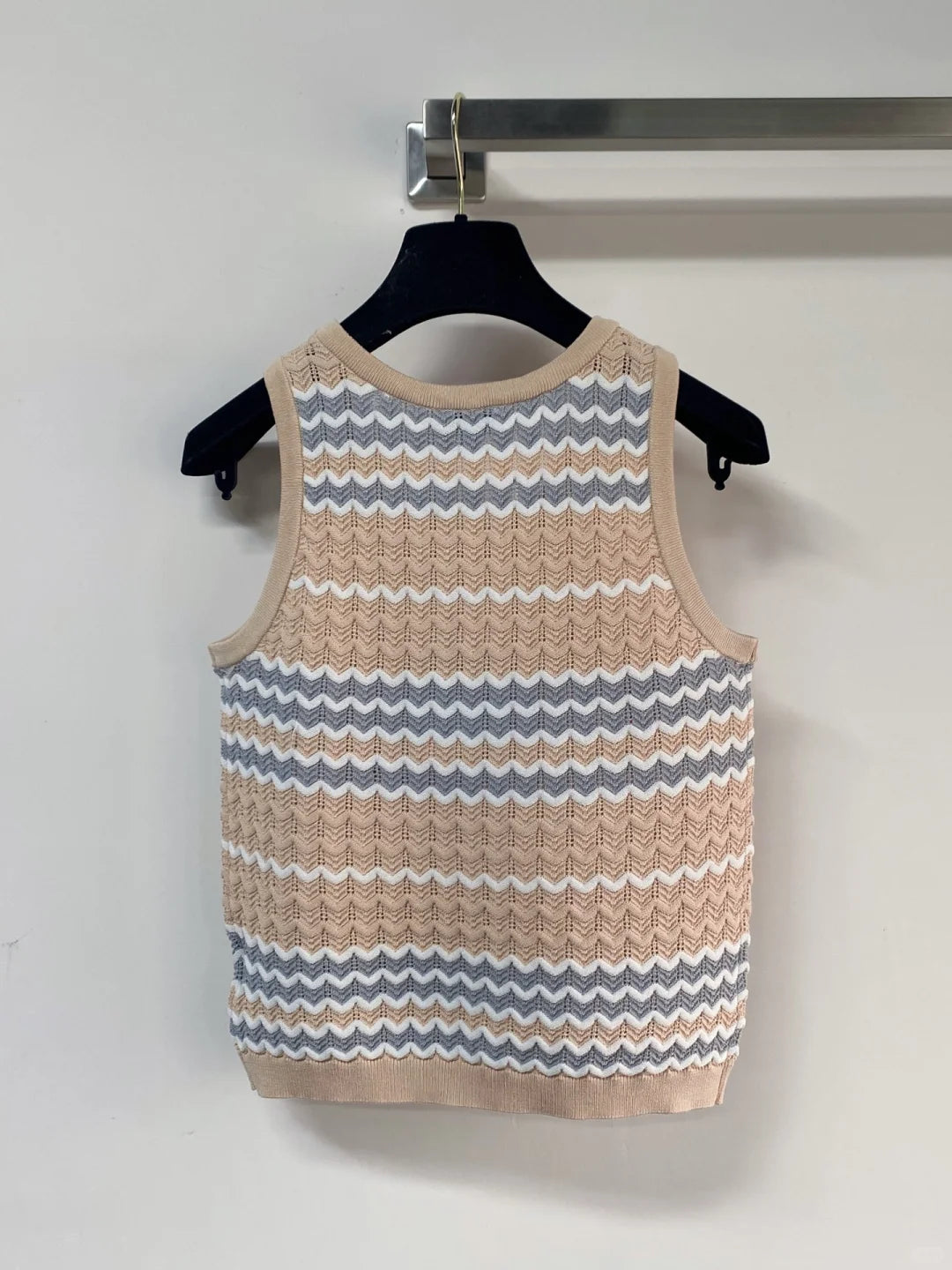 26ss Wavy knitted vest
