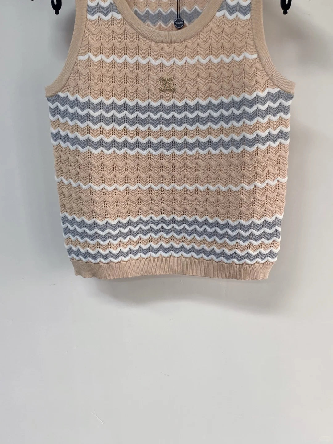 26ss Wavy knitted vest