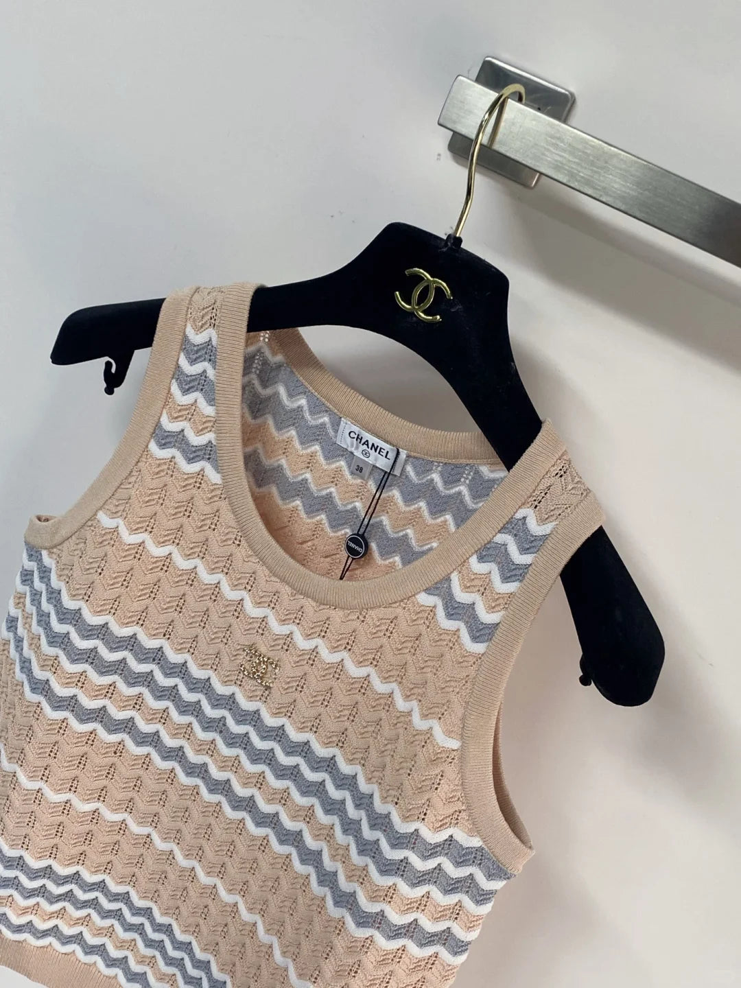 26ss Wavy knitted vest