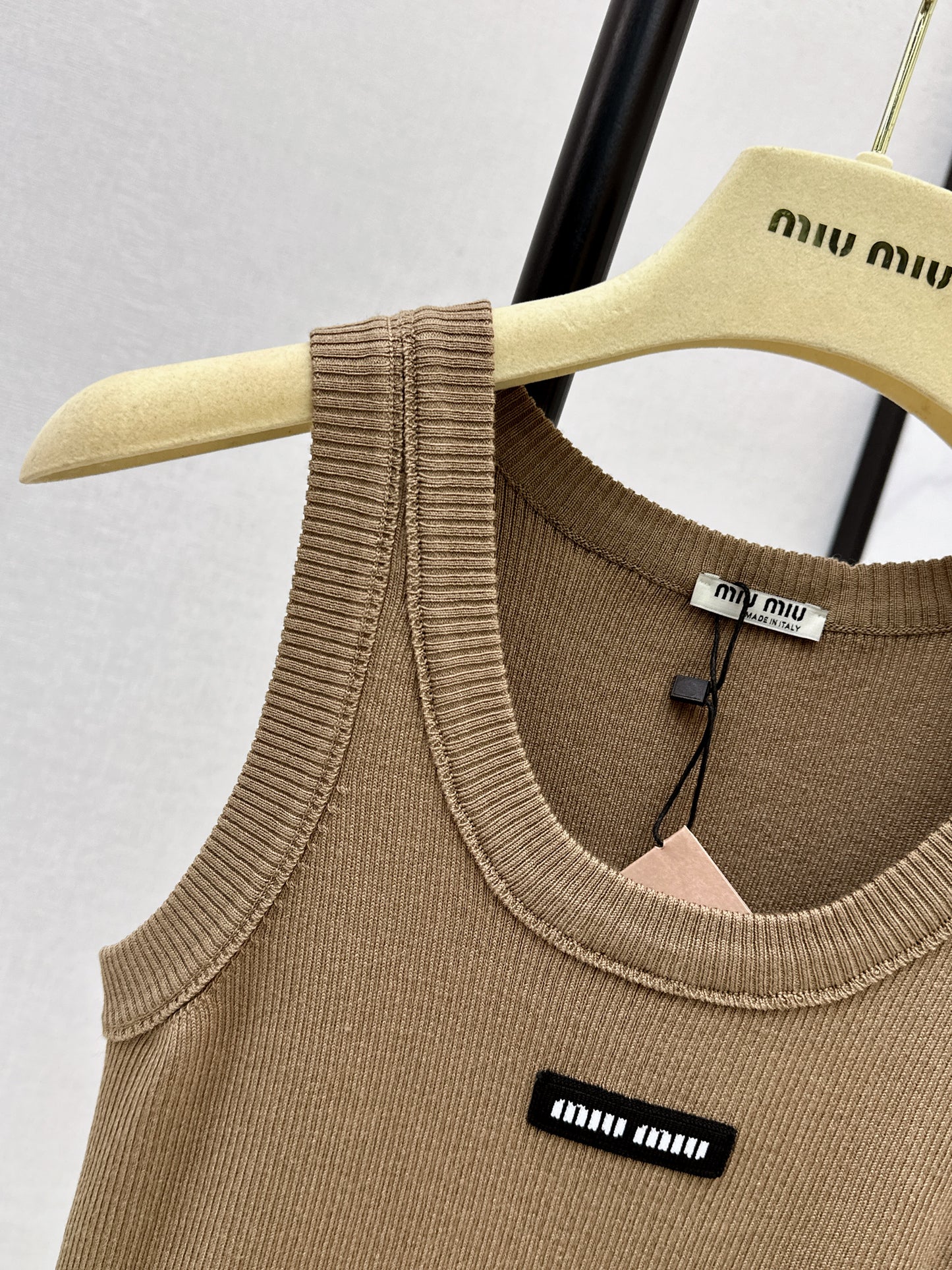 26ss Logo-embellished sleeveless vest