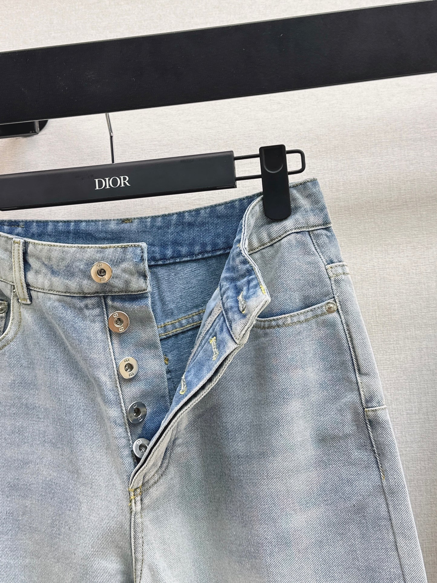 26ss Distressed Wash Ink White Denim Jeans