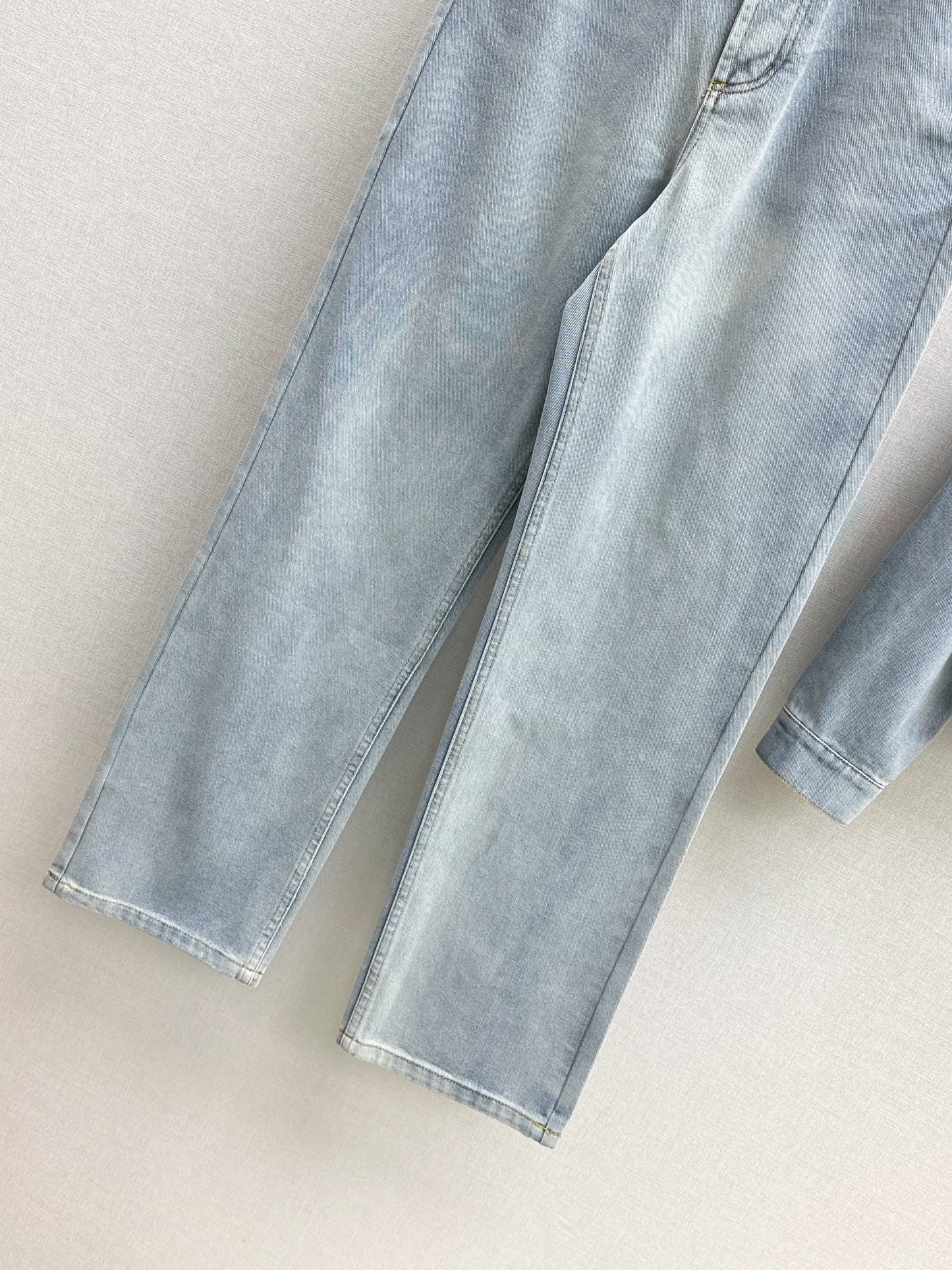 26ss Distressed Wash Ink White Denim Jeans