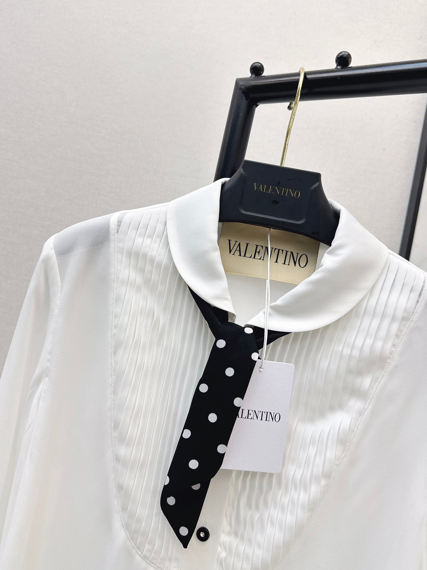 26ss Polka dot scarf-embellished shirt