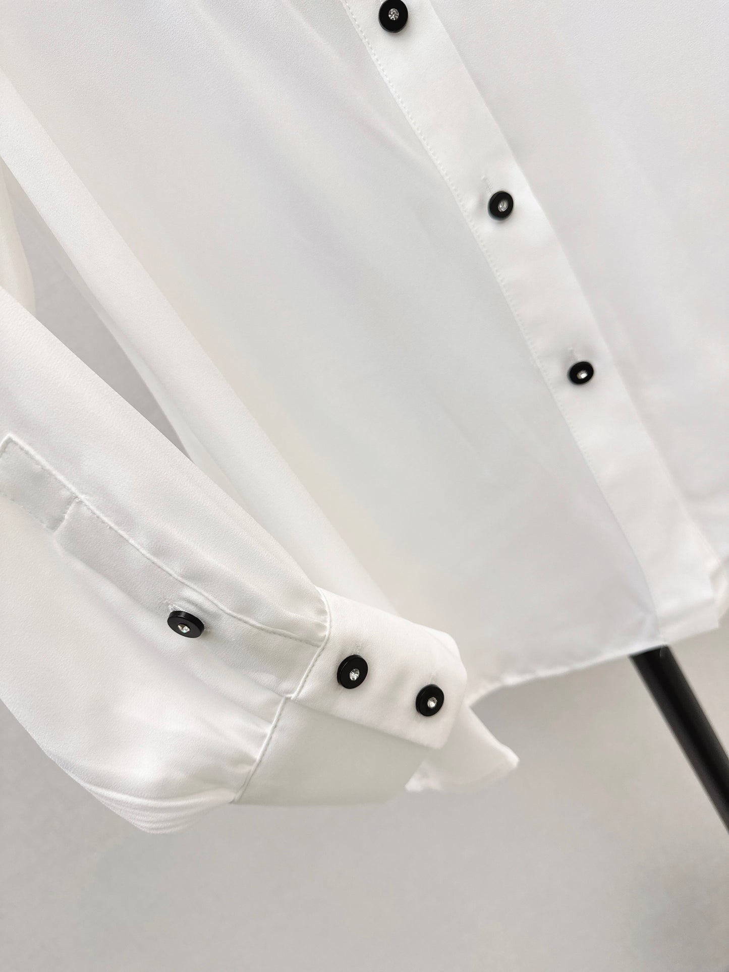 26ss Polka dot scarf-embellished shirt