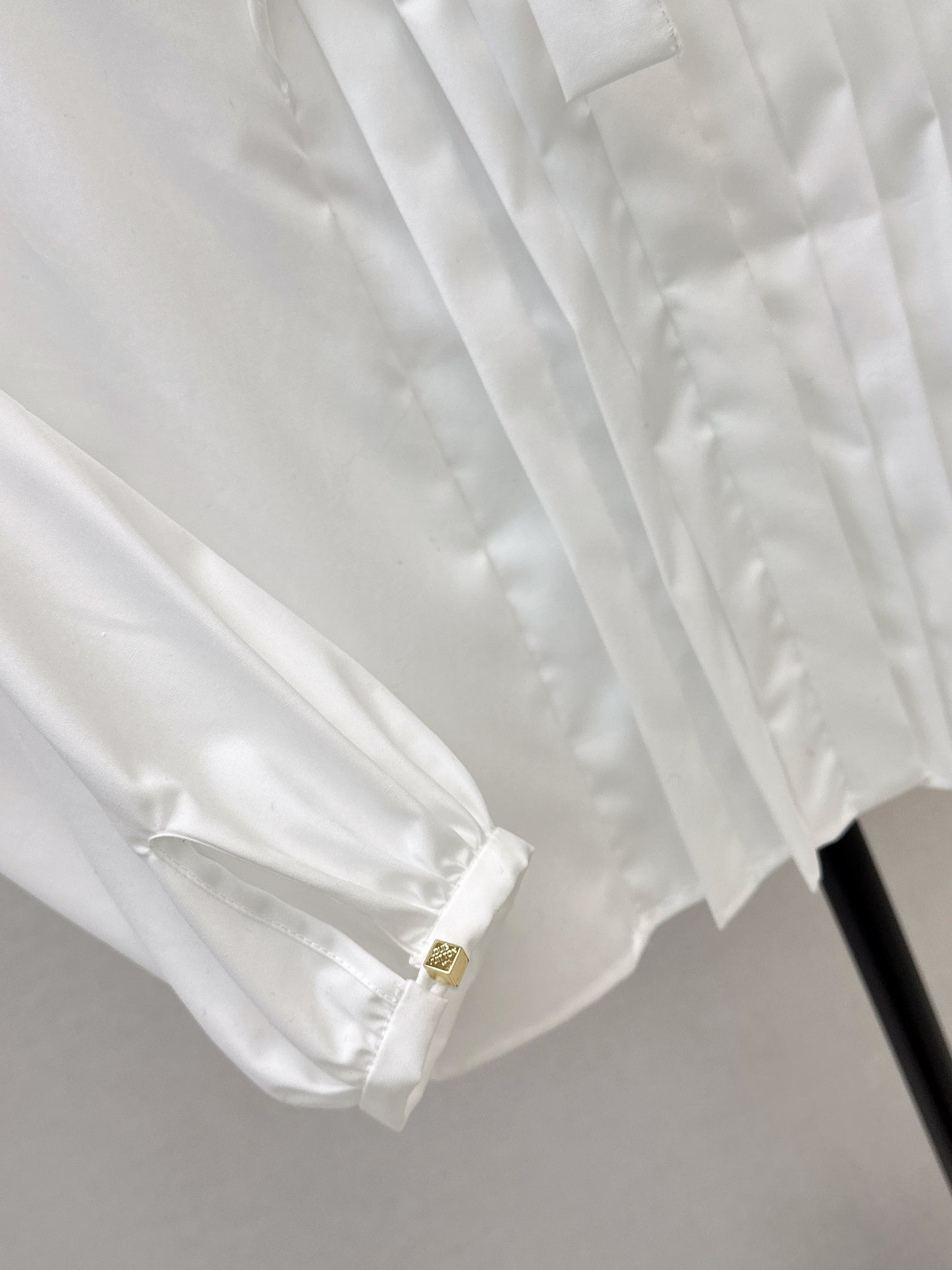 26ss White Shirt with Ruffled Trim