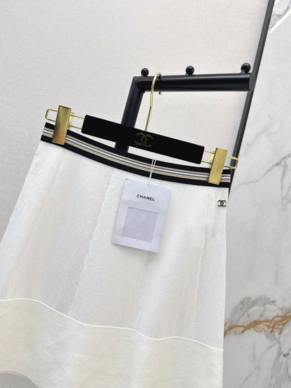 26ss Youthful and Versatile Midi Skirt