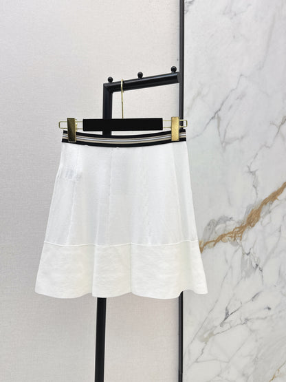 26ss Youthful and Versatile Midi Skirt