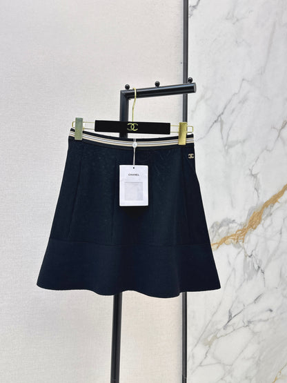 26ss Youthful and Versatile Midi Skirt
