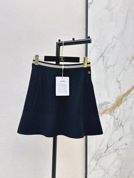26ss Youthful and Versatile Midi Skirt