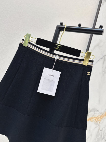 26ss Youthful and Versatile Midi Skirt