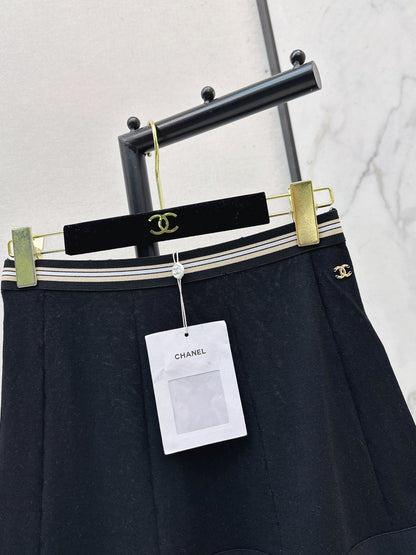 26ss Youthful and Versatile Midi Skirt