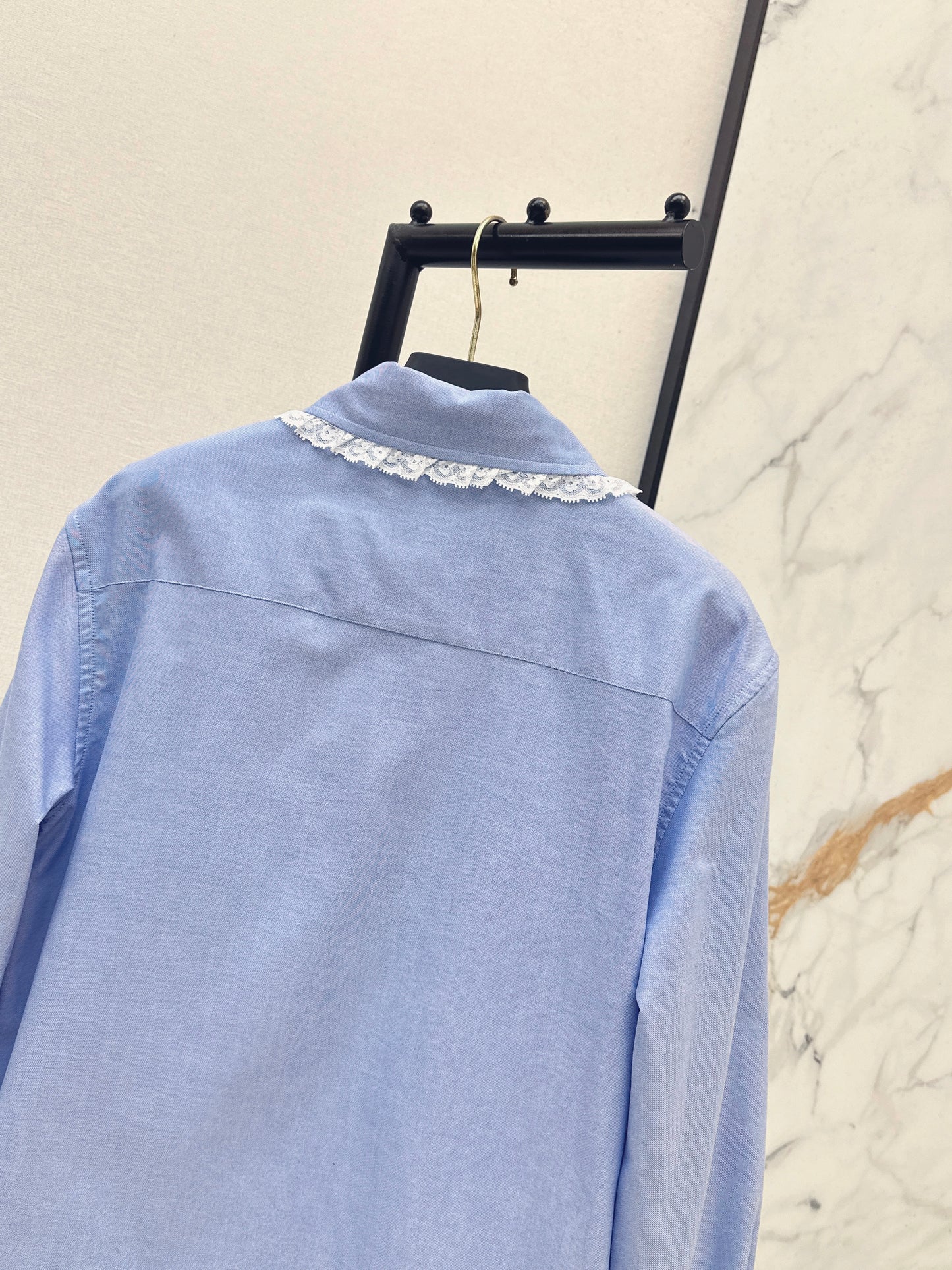 26ss Lace-trimmed collared shirt