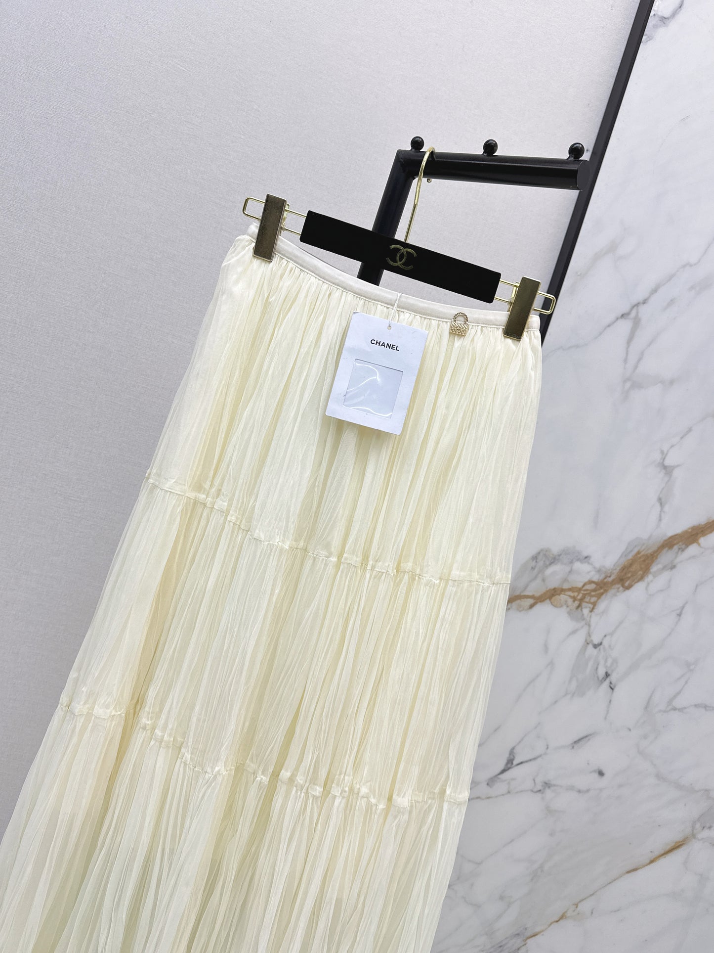 26ss A flowing, tulle-trimmed midi skirt