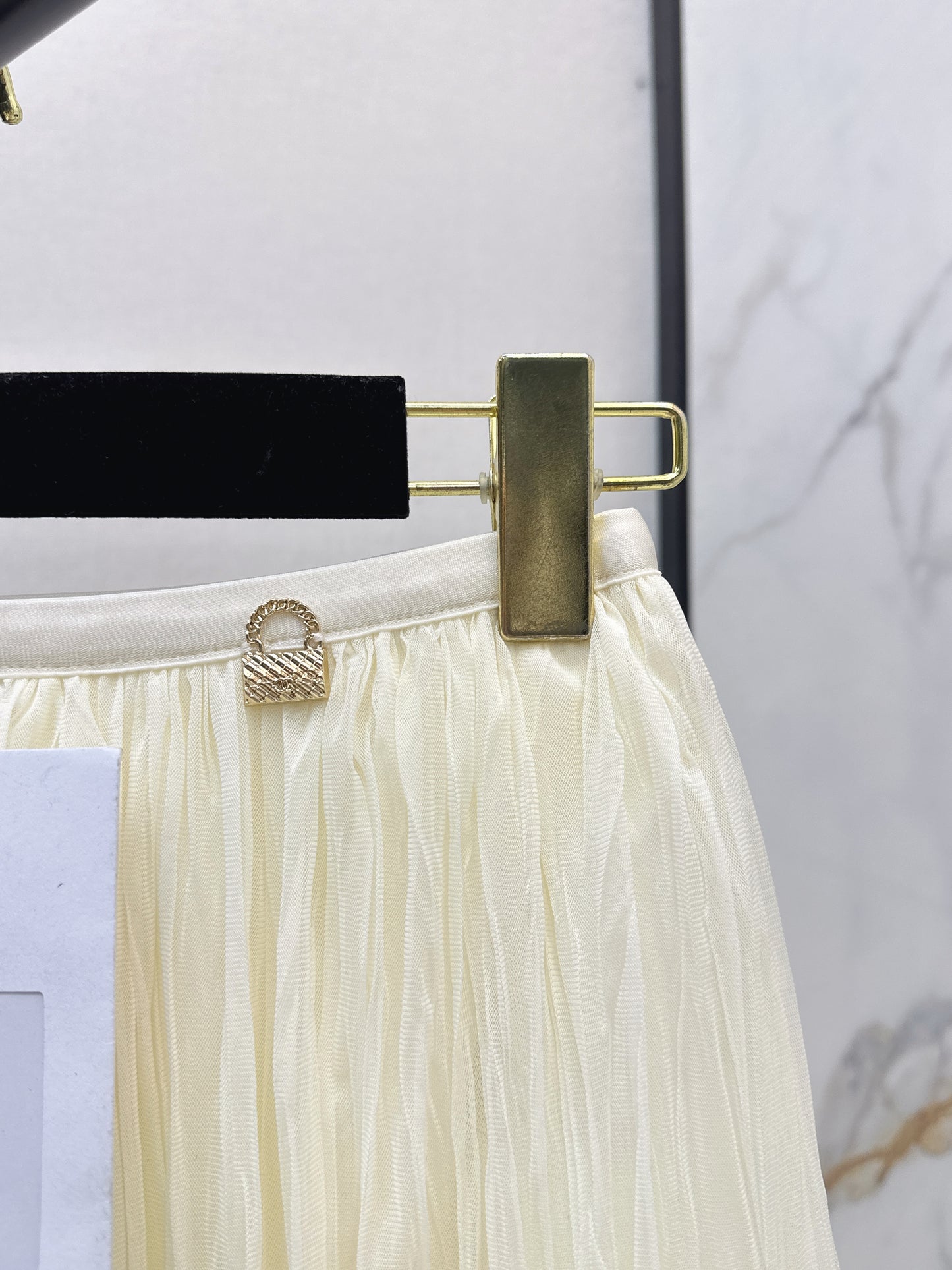 26ss A flowing, tulle-trimmed midi skirt