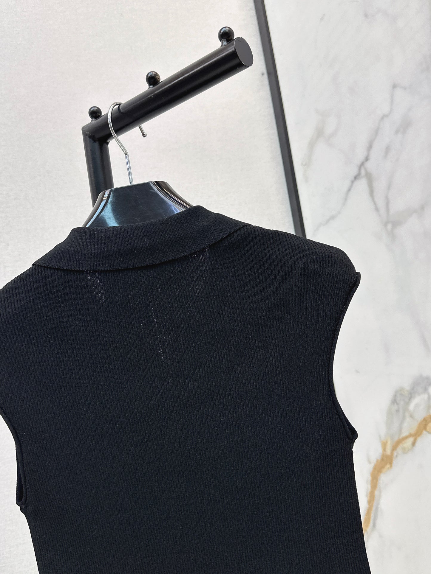 26ss Youthful Collared Top