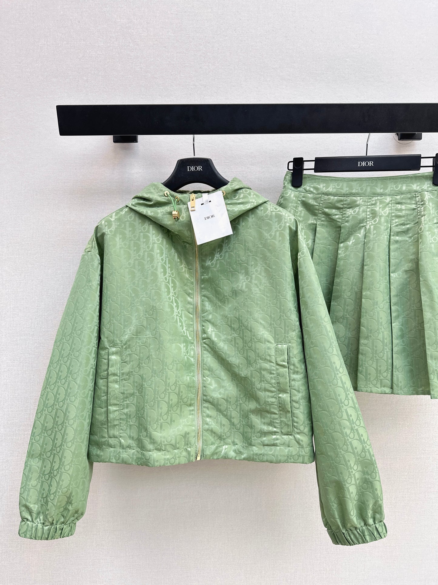 26ss Youthful pleated jacket /skirt