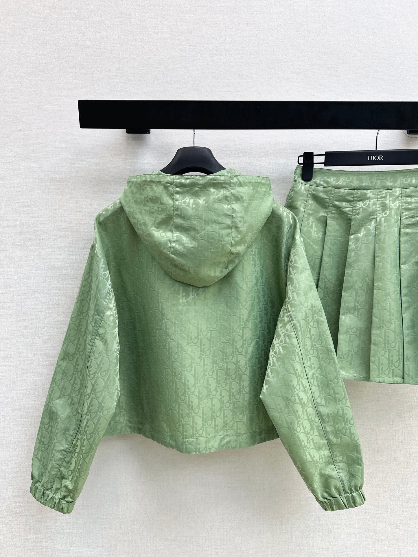 26ss Youthful pleated jacket /skirt