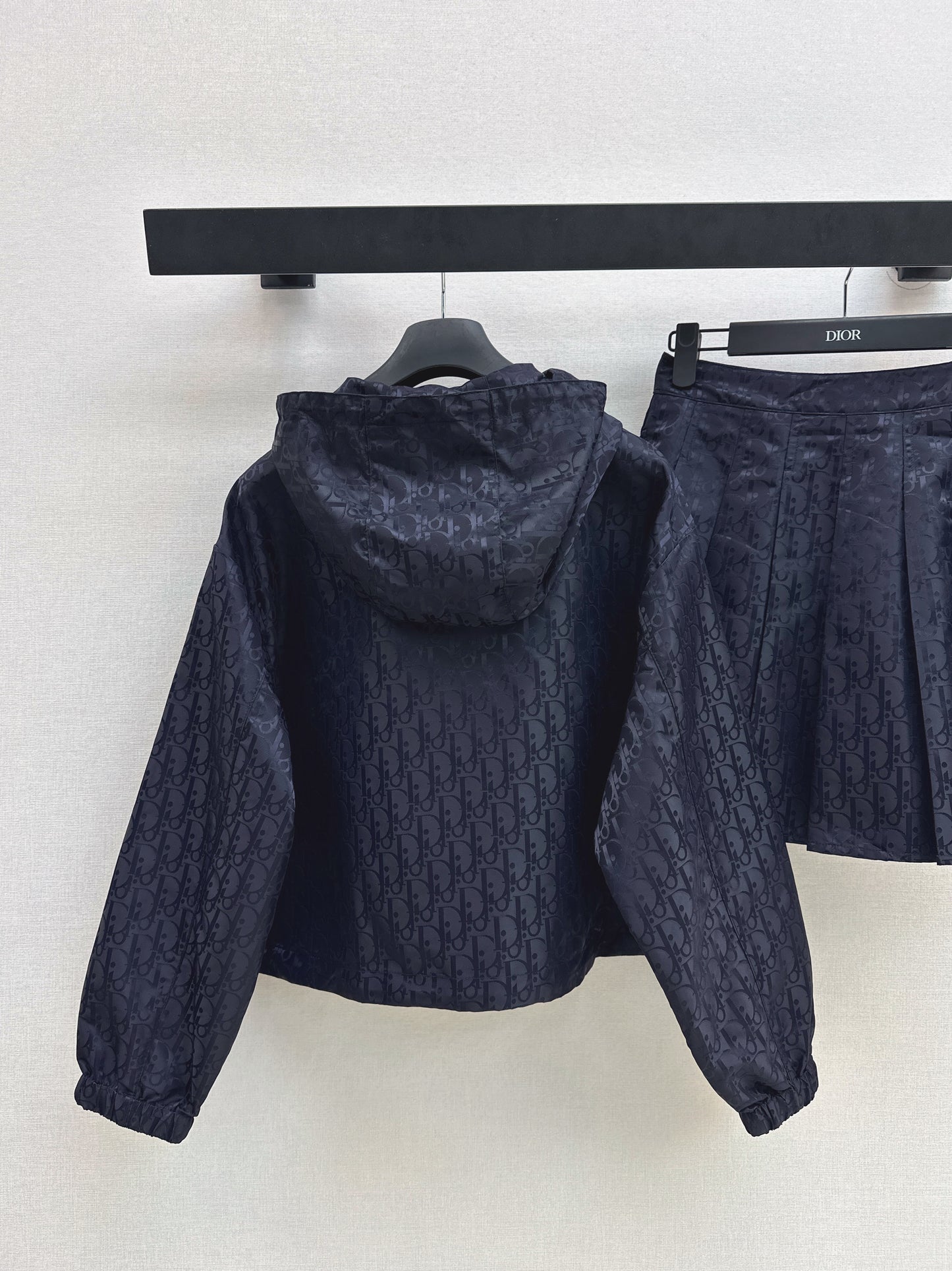 26ss Youthful pleated jacket /skirt