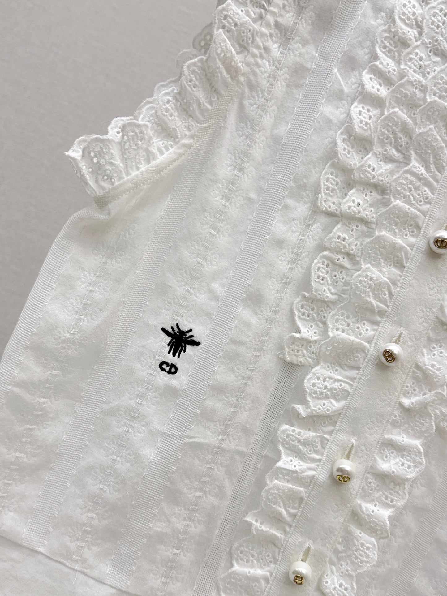 26ss Embroidered Ruffled Trim Vest