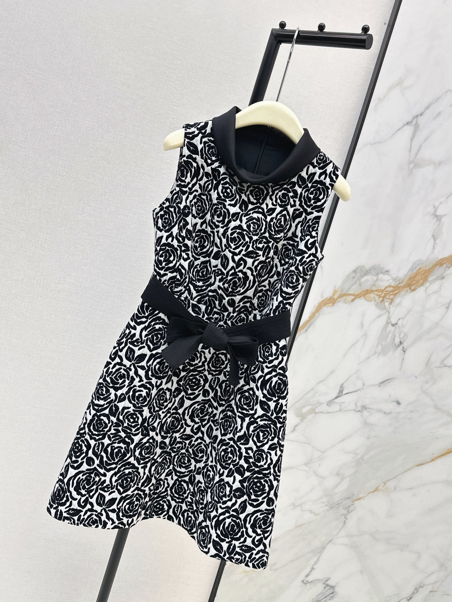 26ss Rose Jacquard Sleeveless Dress