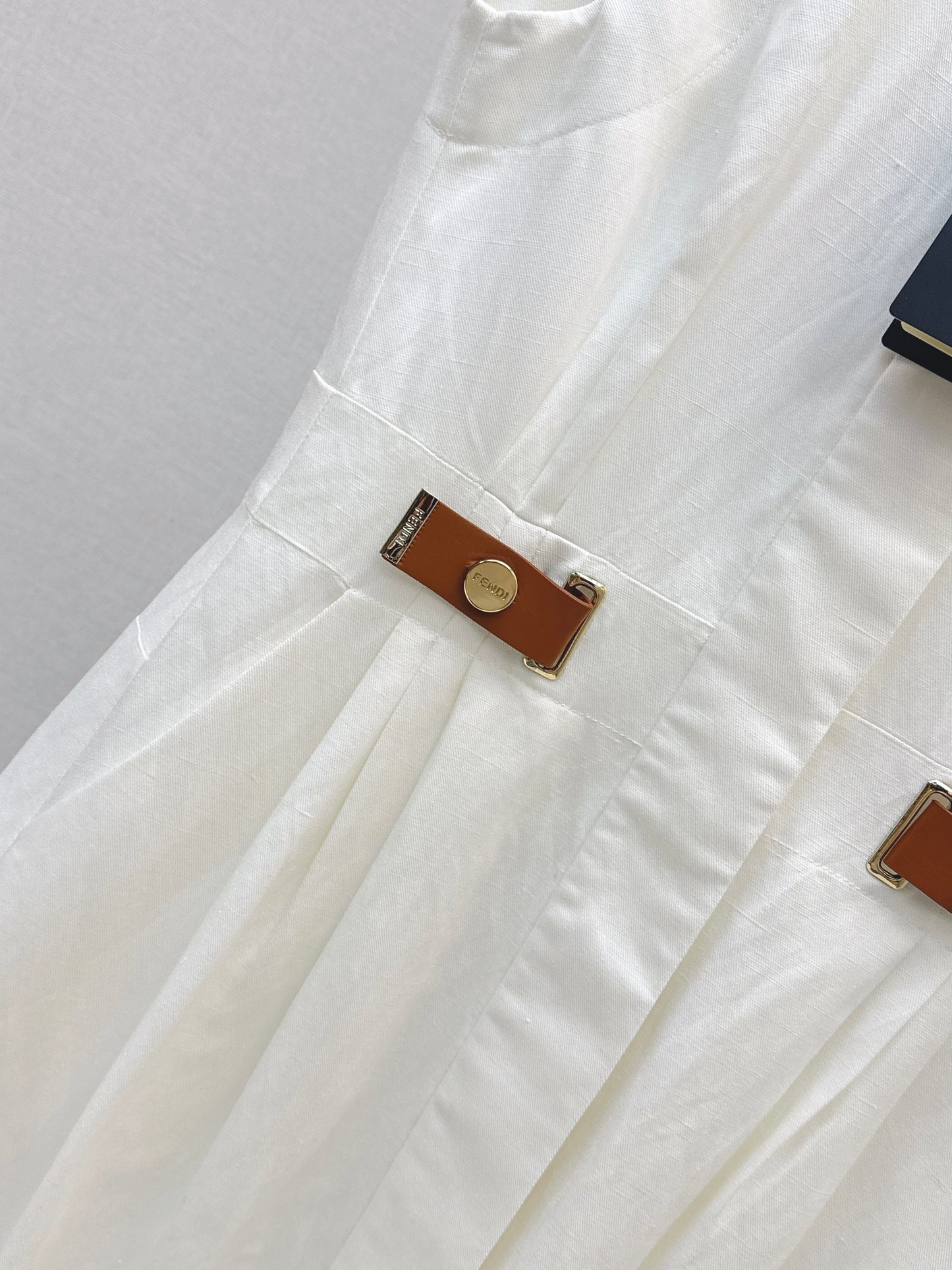 26ss Double-sided leather buckle dress