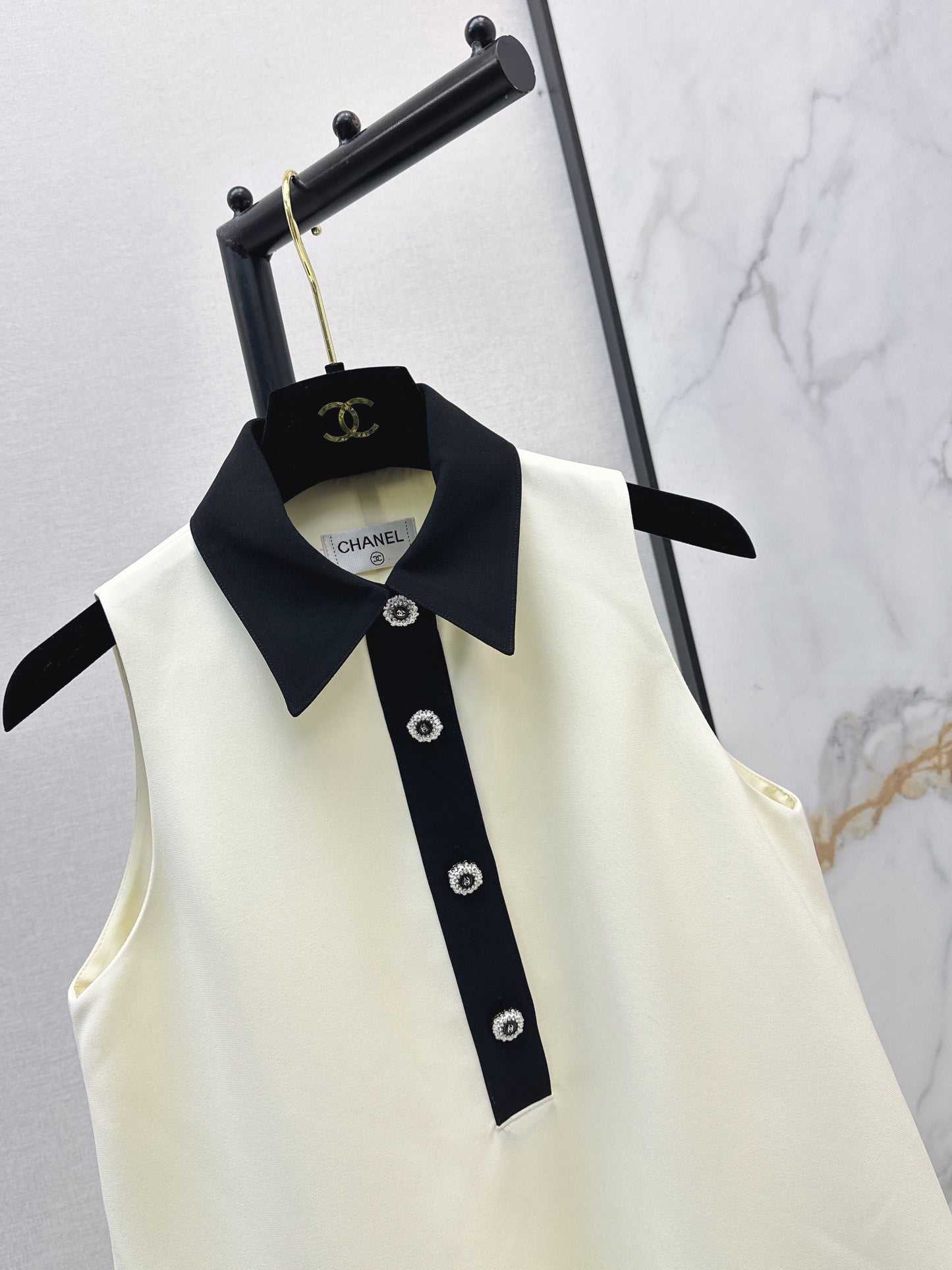 26ss Collared Sleeveless Dress