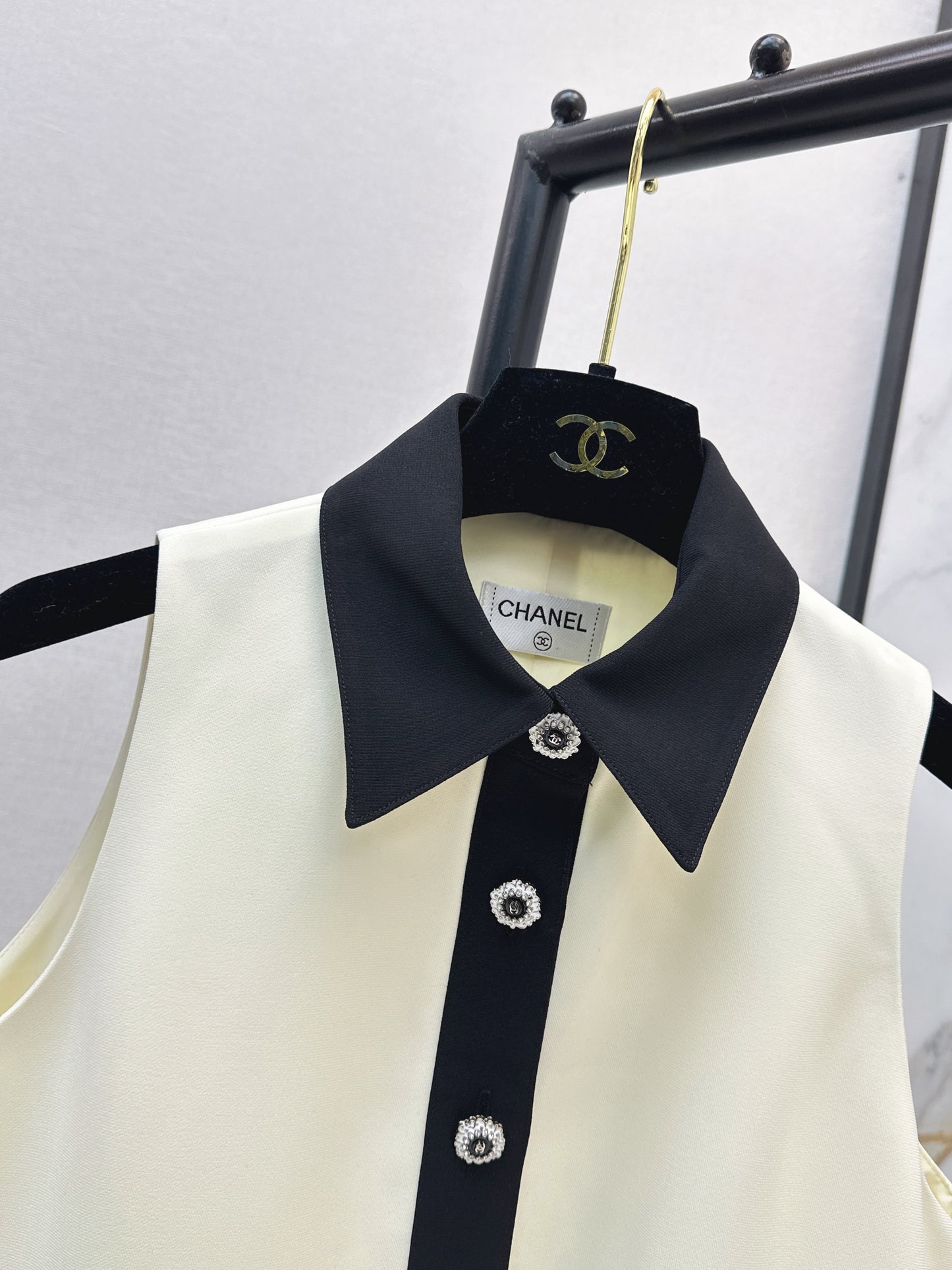26ss Collared Sleeveless Dress