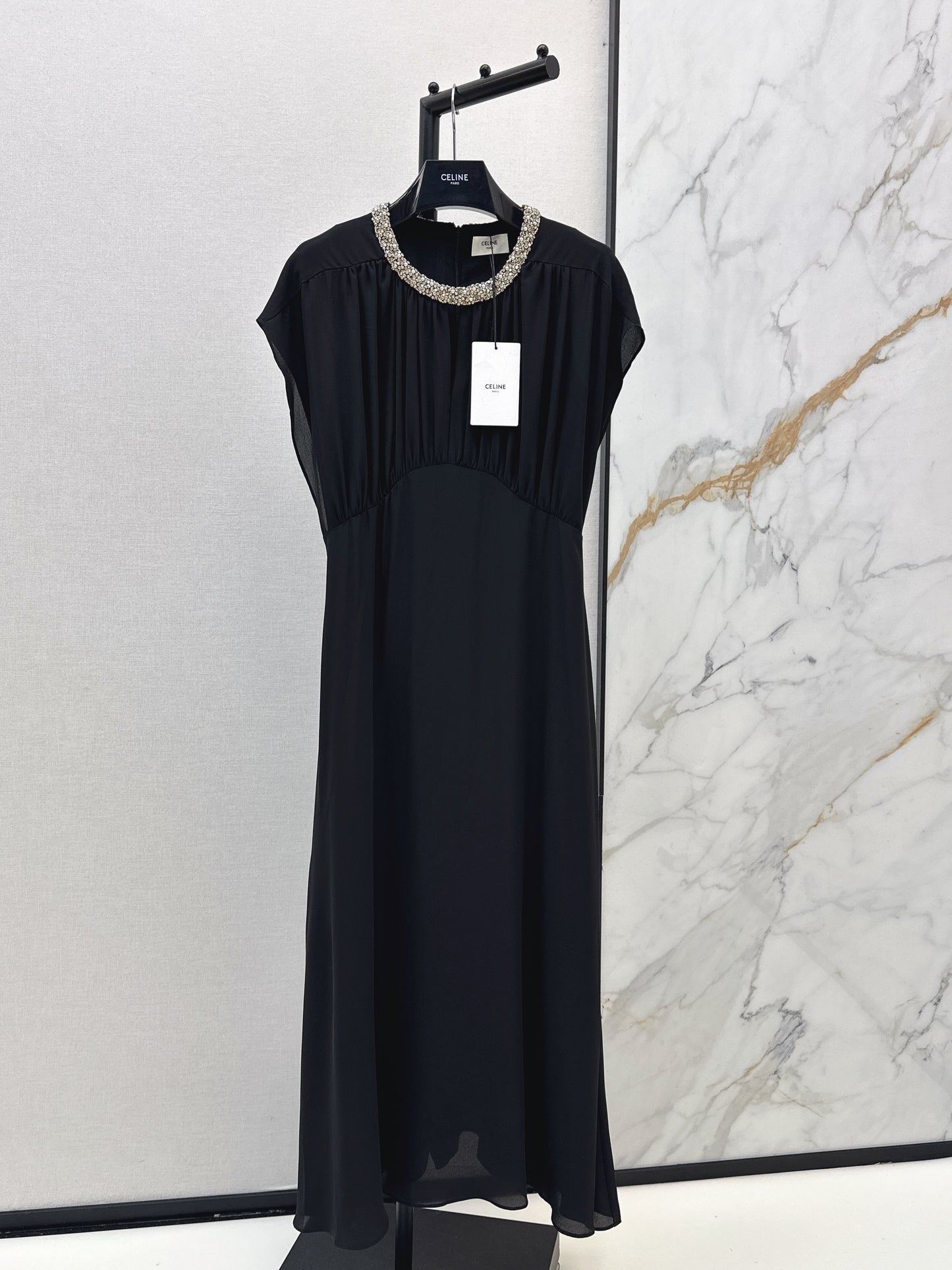 26ss Off-shoulder dress