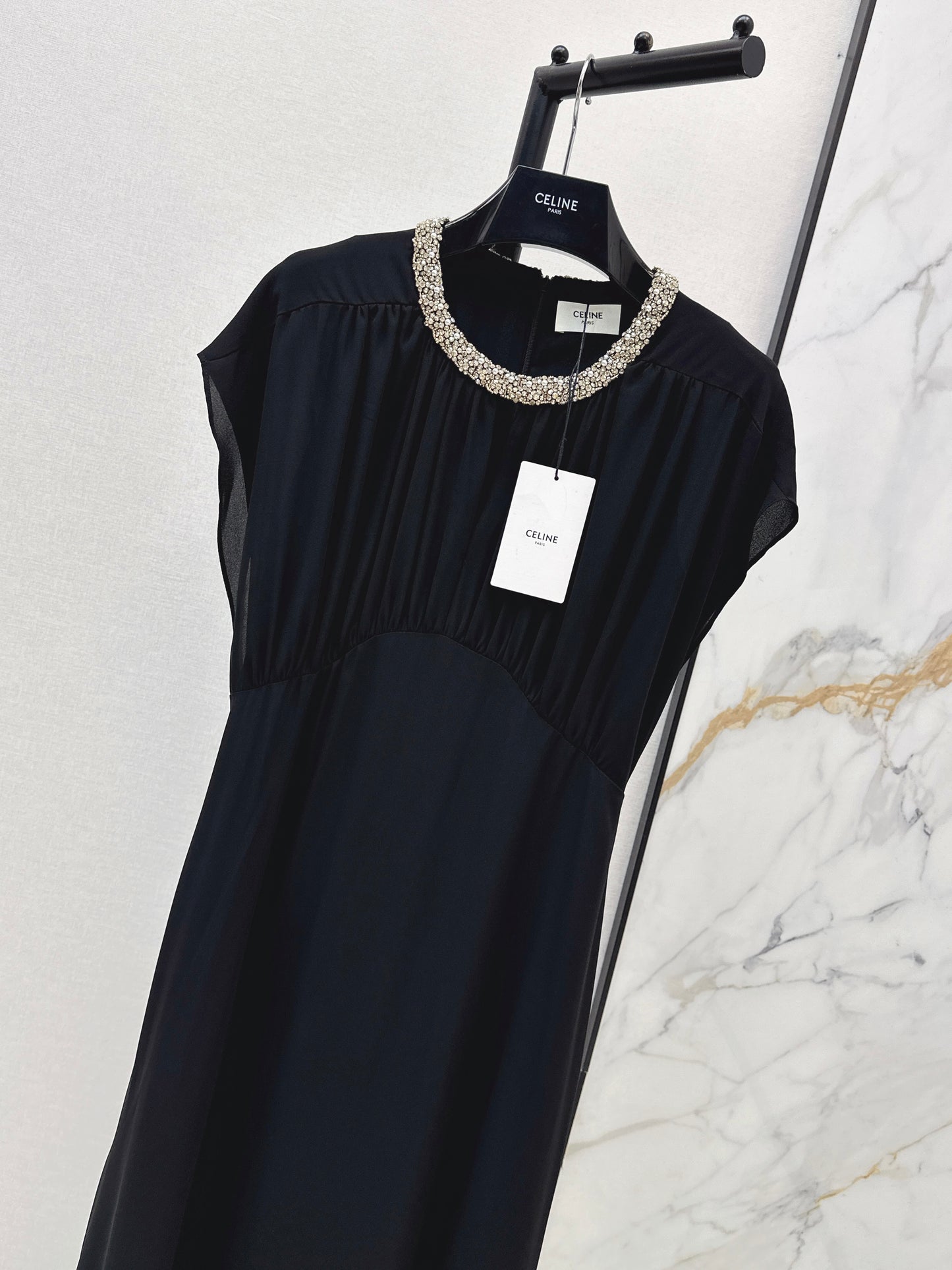26ss Off-shoulder dress