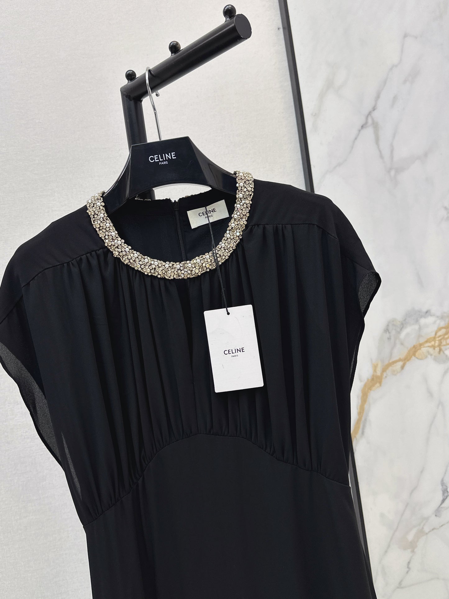 26ss Off-shoulder dress