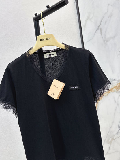 26ss Lace-trimmed V-neck T-shirt
