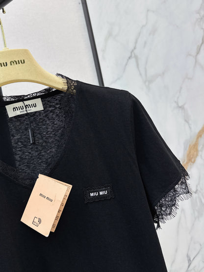26ss Lace-trimmed V-neck T-shirt