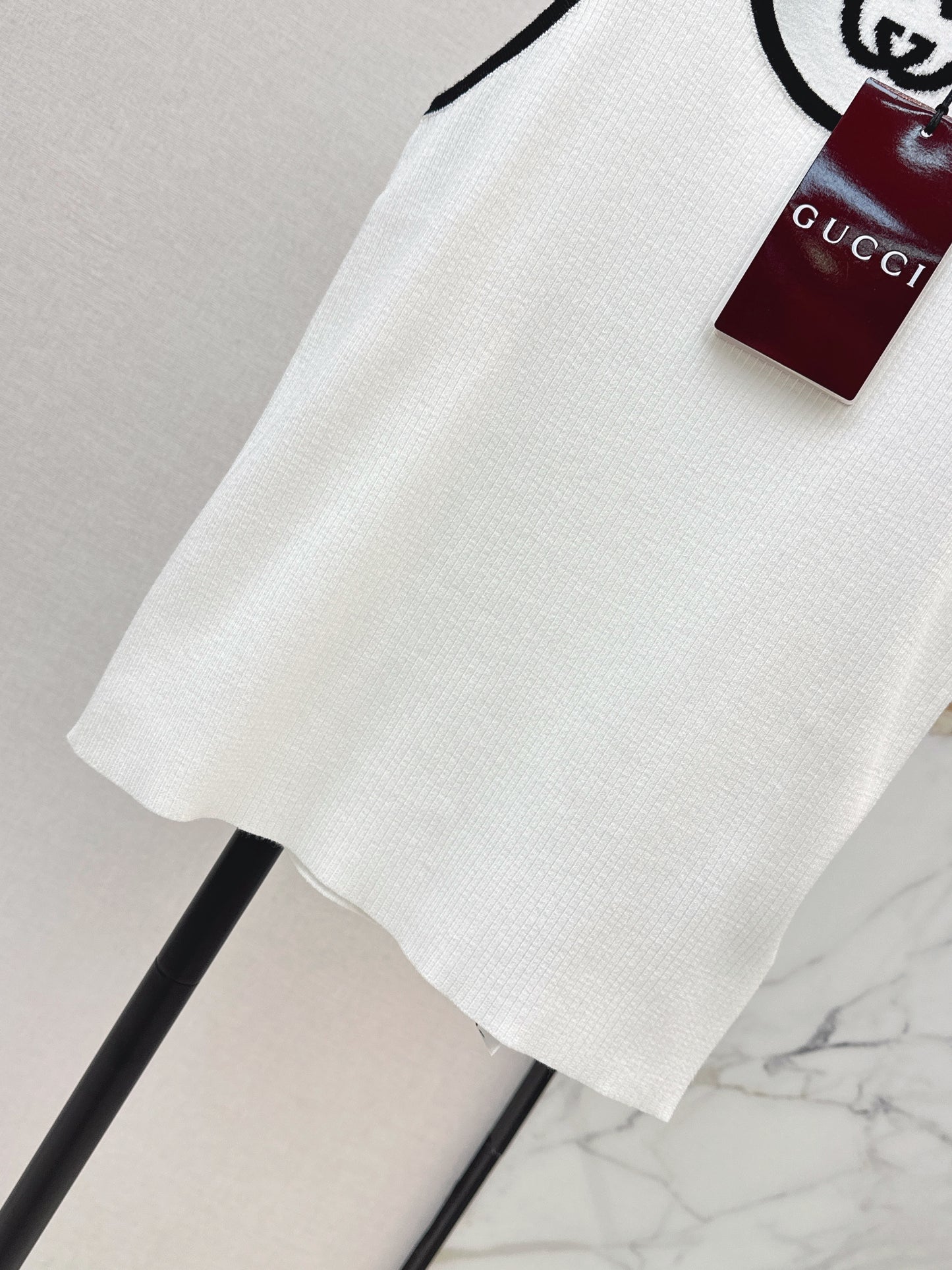 26ss Color-blocked trim knit vest