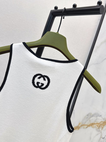 26ss Color-blocked trim knit vest