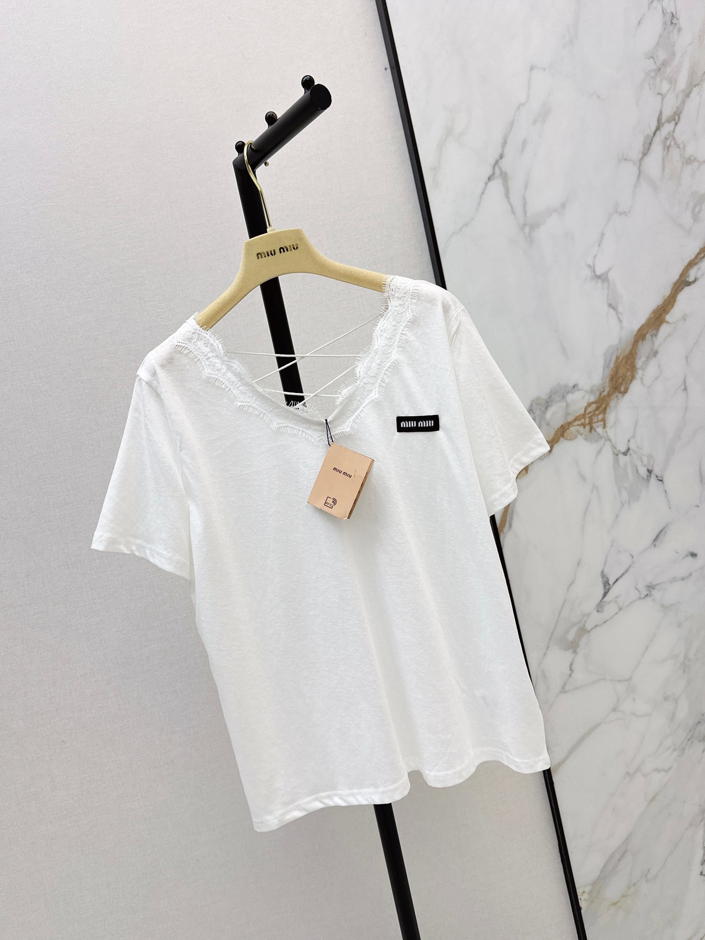 26ss Lace-trimmed V-neck T-shirt