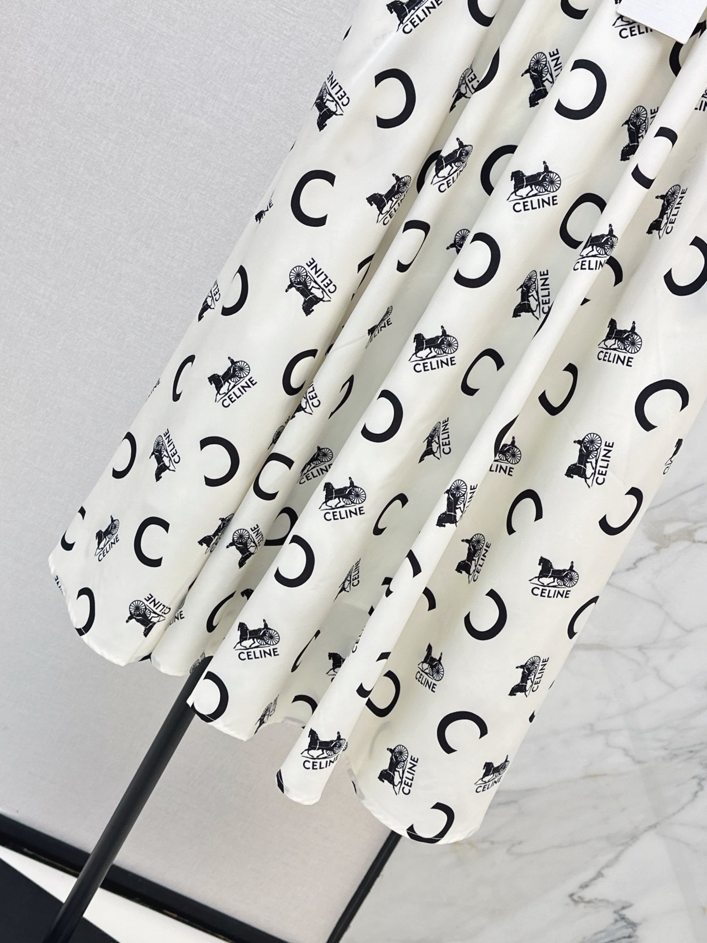 26ss Awn-Shaped High-Waisted Skirt