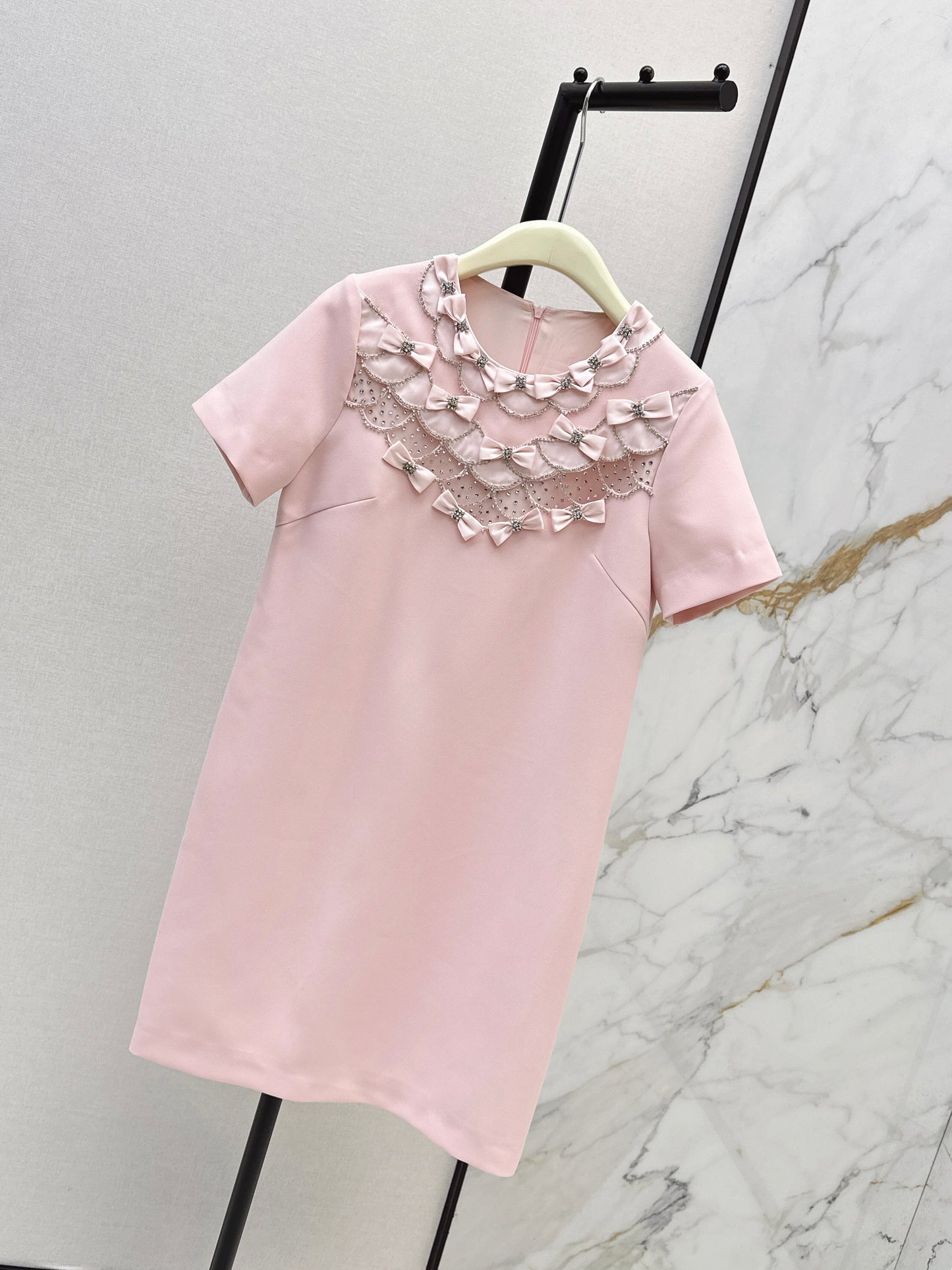 26ss Bow-embellished rhinestone dress
