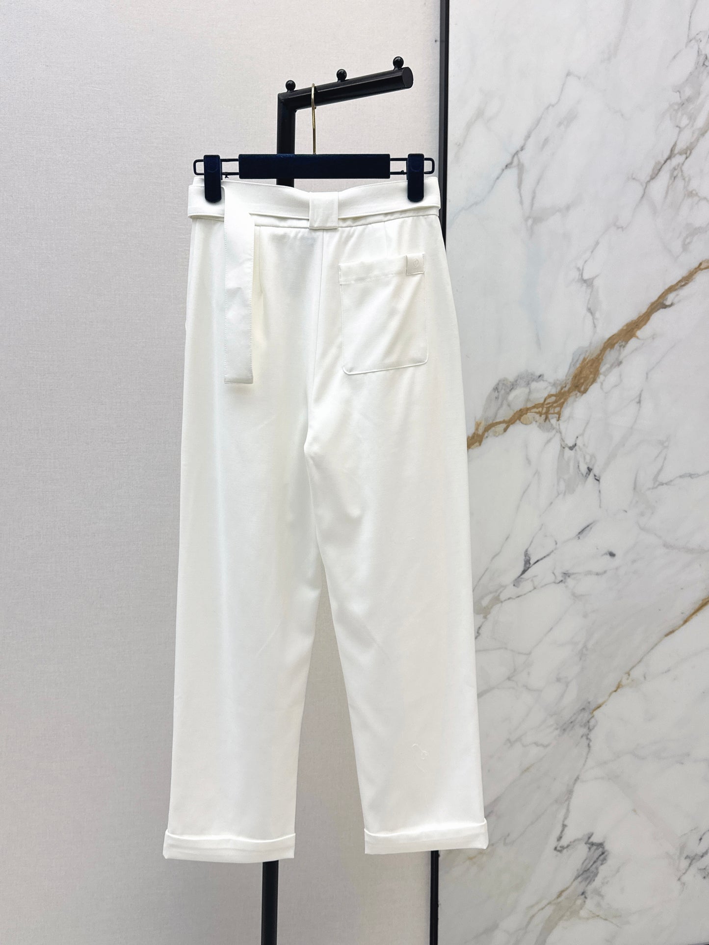 26ss White trousers
