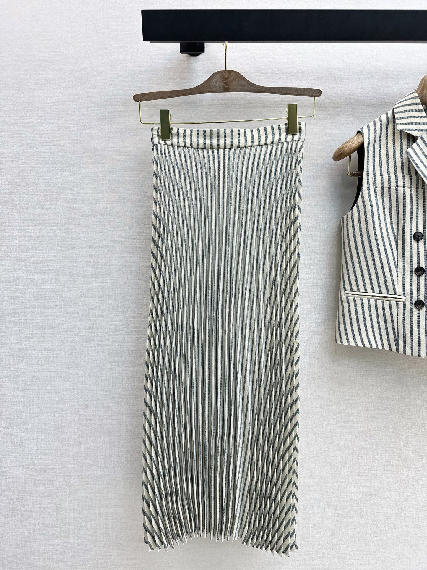 26ss Double-breasted vest/pleated skirt