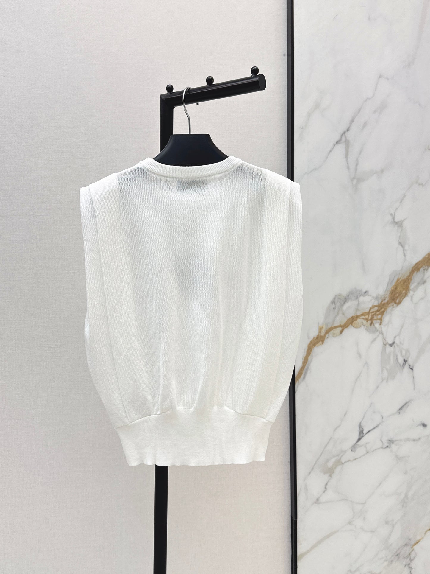 26ss Triangle logo embellished vest