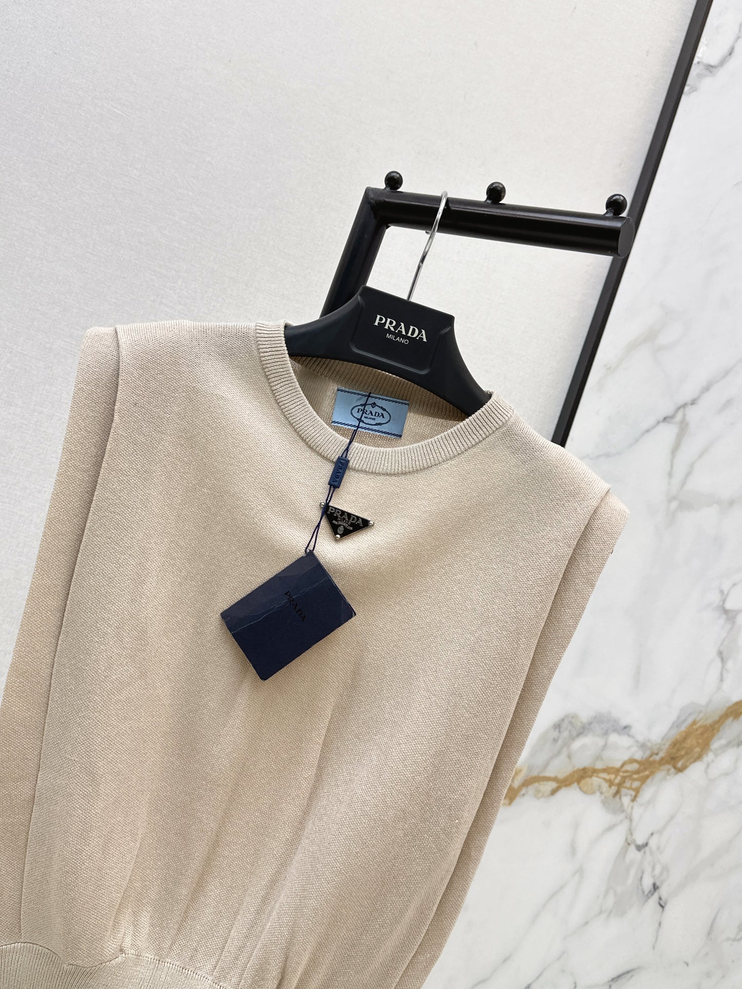 26ss Triangle logo embellished vest