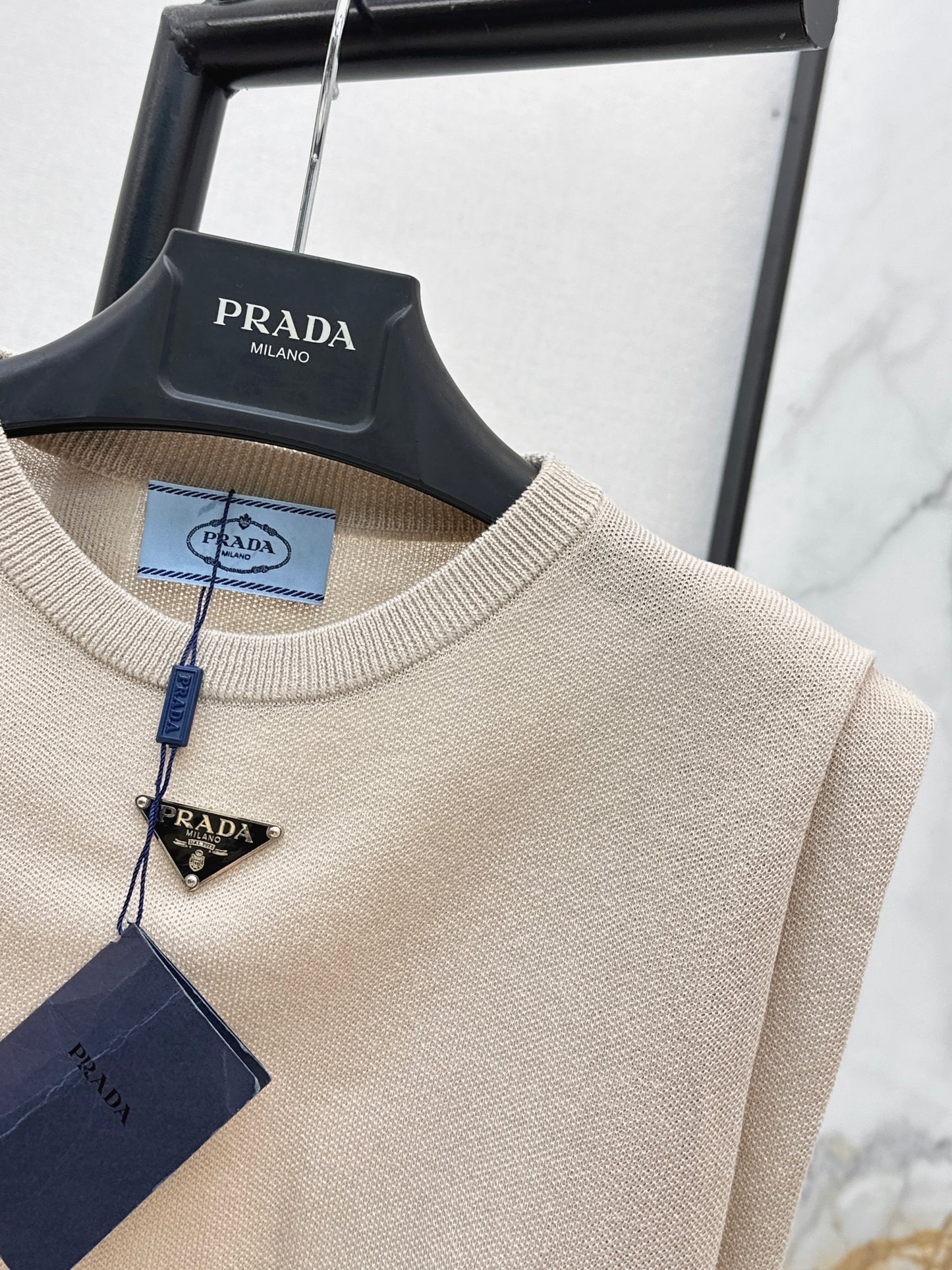 26ss Triangle logo embellished vest